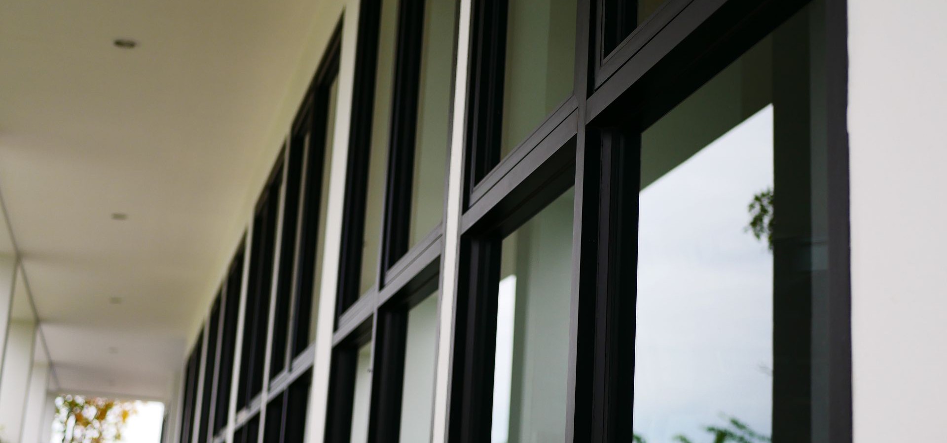 Τι να προσέξετε πριν επιλέξετε κουφώματα αλουμινίου για το έργο σας